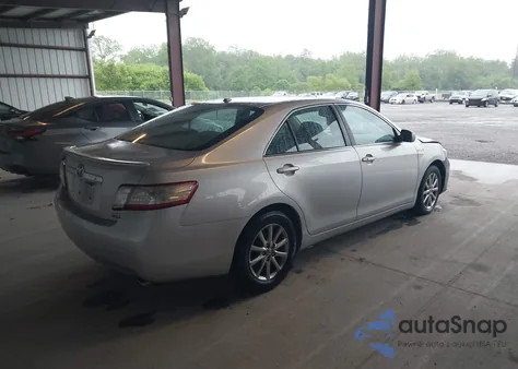 2010 Toyota Camry Hybrid z USA, uszkodzony, nr VIN 4T1BB3EK2AU124016